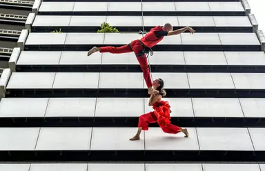 Wall dance