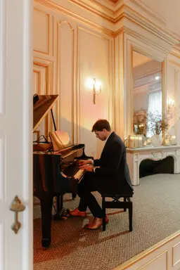 Pianist — 2